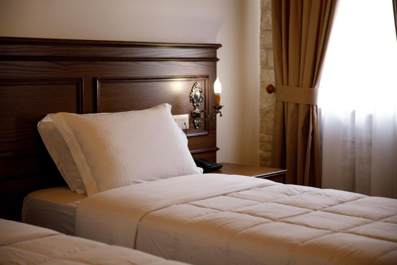 Rose Garden Hotel Gjirokastër Exterior foto