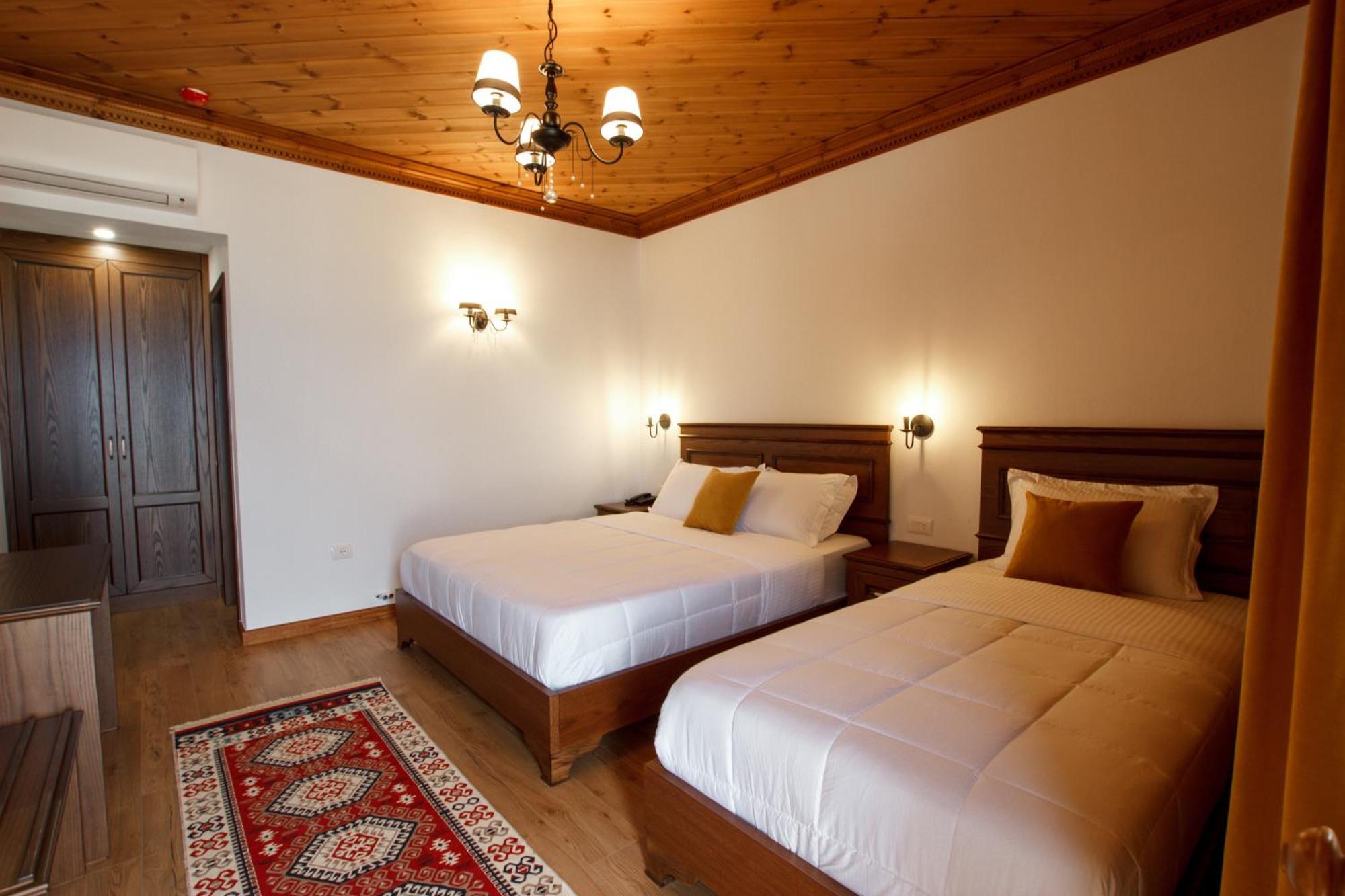 Rose Garden Hotel Gjirokastër Exterior foto